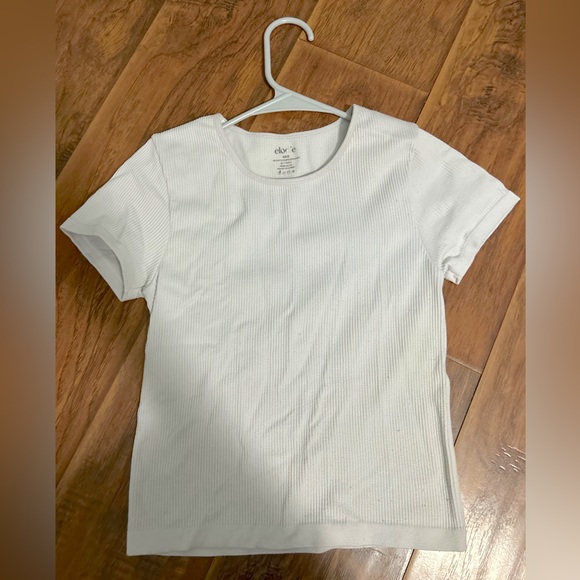 White Eloise short sleeve top from Nordstrom Rack 🤍 - Picture 1 of 2